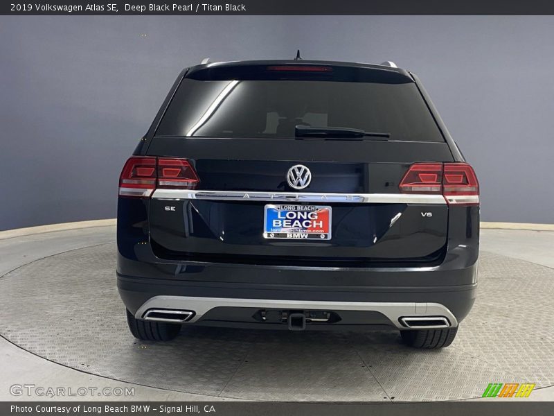 Deep Black Pearl / Titan Black 2019 Volkswagen Atlas SE