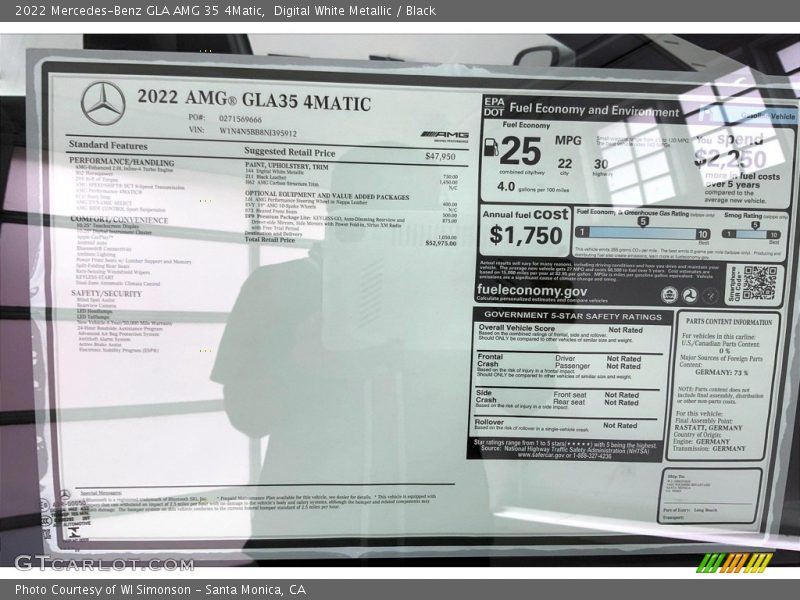 Digital White Metallic / Black 2022 Mercedes-Benz GLA AMG 35 4Matic