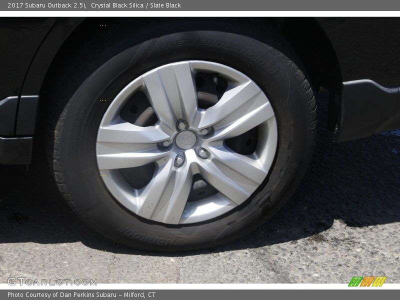 Crystal Black Silica / Slate Black 2017 Subaru Outback 2.5i