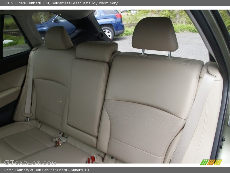 Wilderness Green Metallic / Warm Ivory 2019 Subaru Outback 2.5i