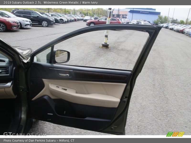 Wilderness Green Metallic / Warm Ivory 2019 Subaru Outback 2.5i