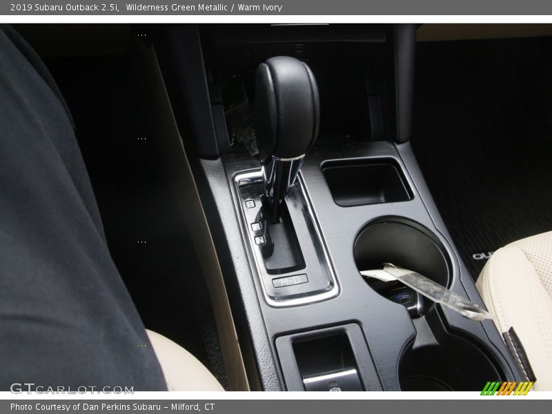 Wilderness Green Metallic / Warm Ivory 2019 Subaru Outback 2.5i