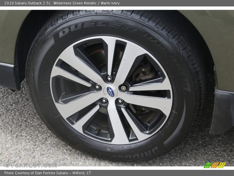 Wilderness Green Metallic / Warm Ivory 2019 Subaru Outback 2.5i