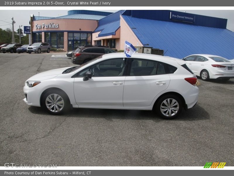 Crystal White Pearl / Ivory 2019 Subaru Impreza 2.0i 5-Door