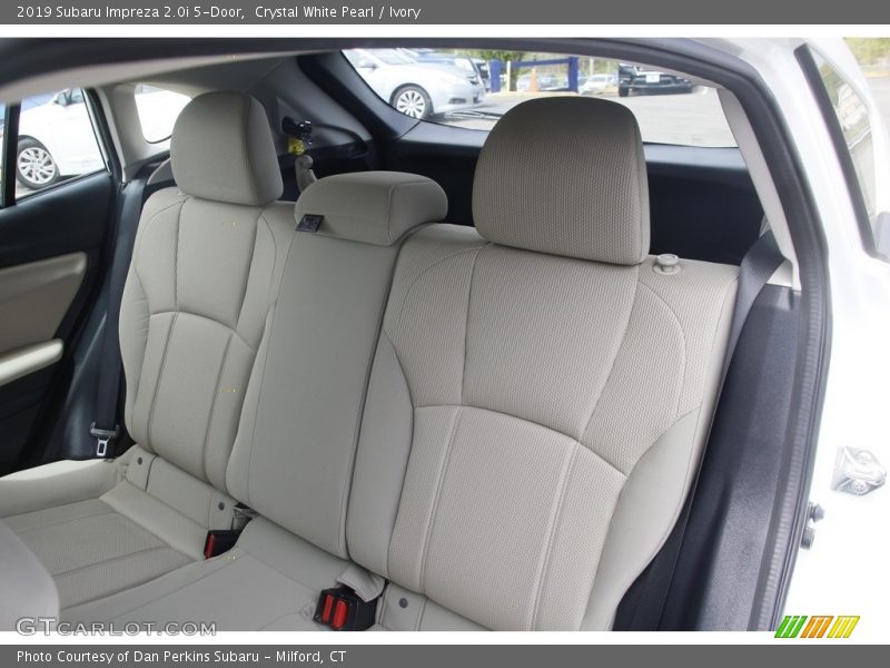 Crystal White Pearl / Ivory 2019 Subaru Impreza 2.0i 5-Door