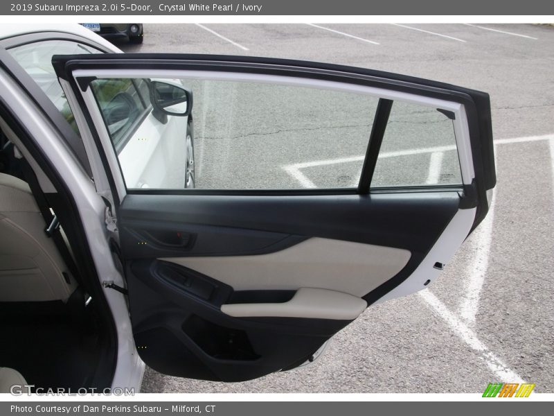 Crystal White Pearl / Ivory 2019 Subaru Impreza 2.0i 5-Door
