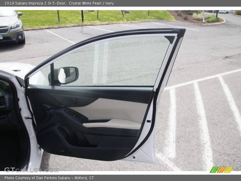 Crystal White Pearl / Ivory 2019 Subaru Impreza 2.0i 5-Door