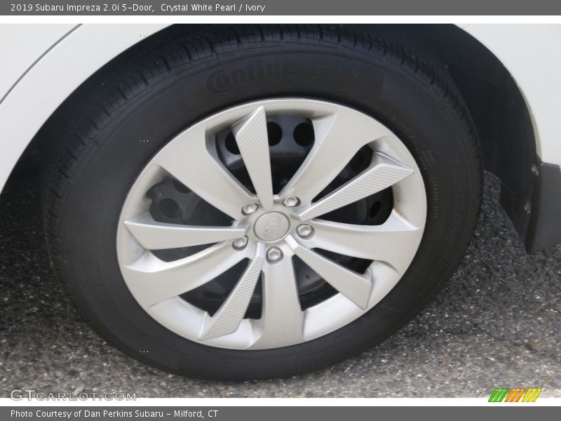 Crystal White Pearl / Ivory 2019 Subaru Impreza 2.0i 5-Door