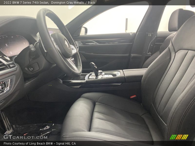 Front Seat of 2022 7 Series 740i Sedan