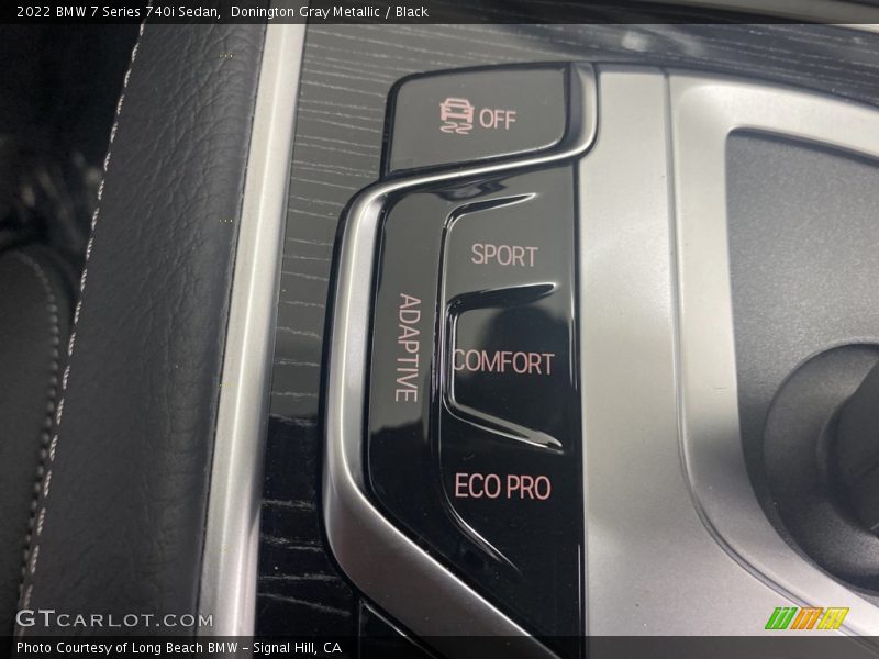 Controls of 2022 7 Series 740i Sedan