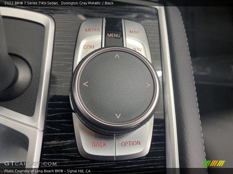 Controls of 2022 7 Series 740i Sedan