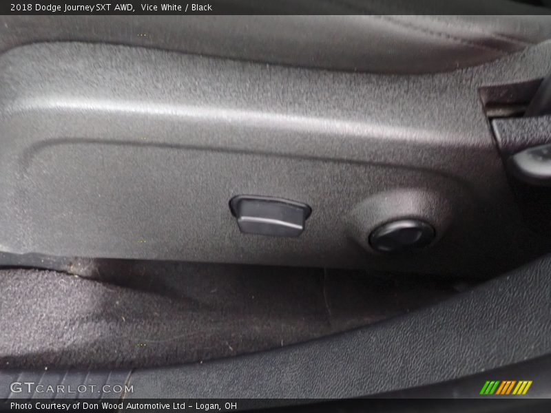 Vice White / Black 2018 Dodge Journey SXT AWD