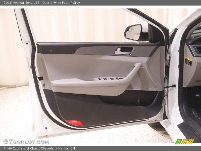 Quartz White Pearl / Gray 2016 Hyundai Sonata SE
