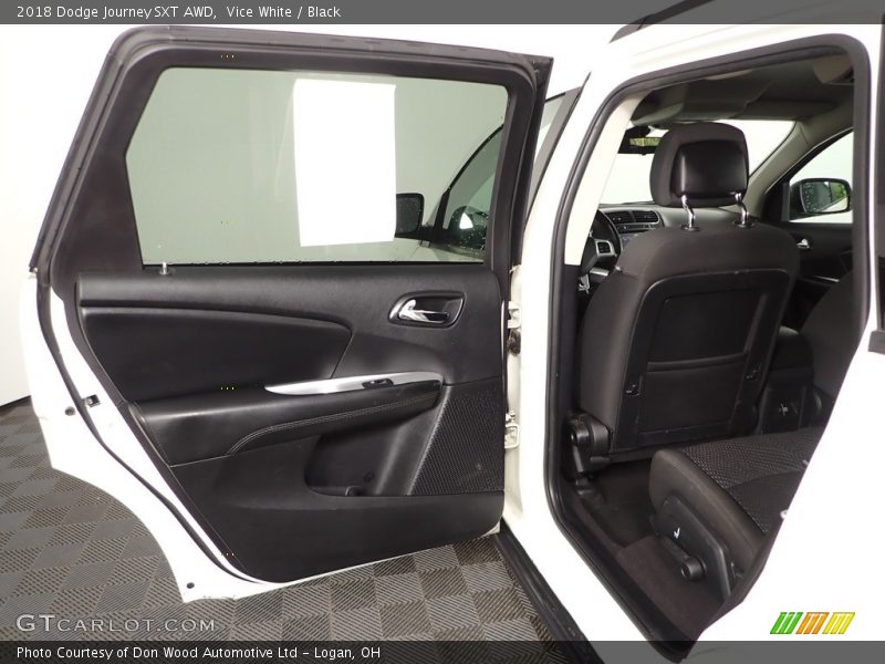 Vice White / Black 2018 Dodge Journey SXT AWD