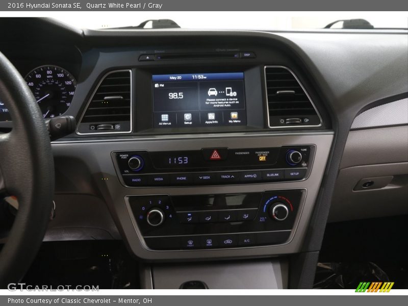 Quartz White Pearl / Gray 2016 Hyundai Sonata SE