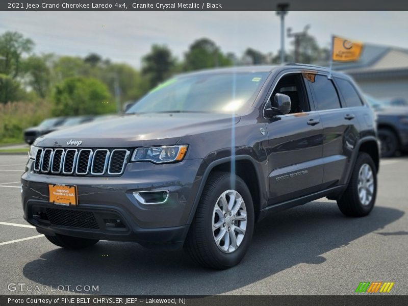 Granite Crystal Metallic / Black 2021 Jeep Grand Cherokee Laredo 4x4