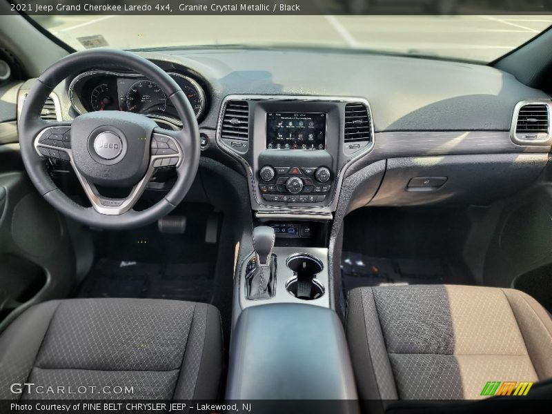 Granite Crystal Metallic / Black 2021 Jeep Grand Cherokee Laredo 4x4