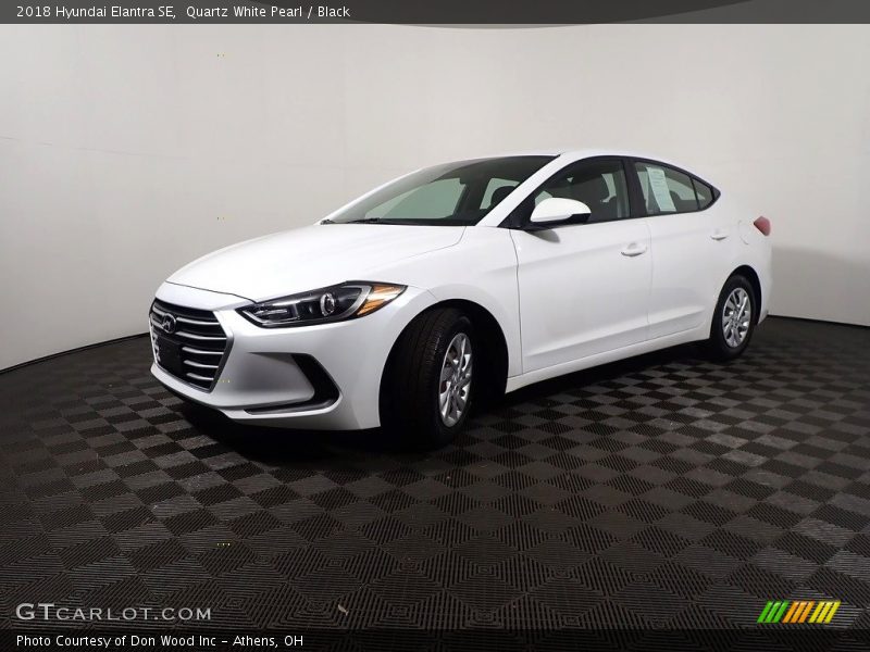 Quartz White Pearl / Black 2018 Hyundai Elantra SE