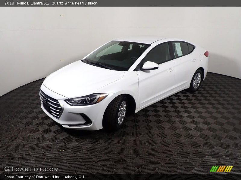 Quartz White Pearl / Black 2018 Hyundai Elantra SE