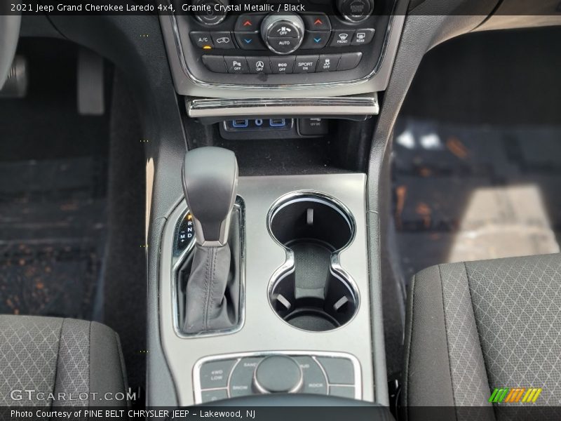 Granite Crystal Metallic / Black 2021 Jeep Grand Cherokee Laredo 4x4