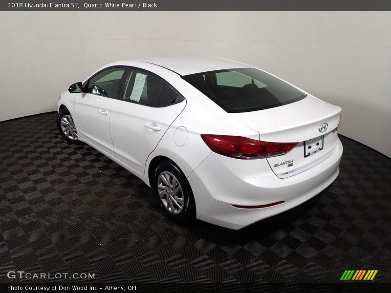 Quartz White Pearl / Black 2018 Hyundai Elantra SE