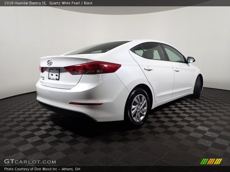 Quartz White Pearl / Black 2018 Hyundai Elantra SE