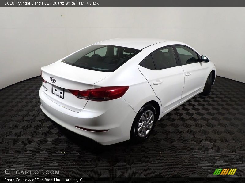 Quartz White Pearl / Black 2018 Hyundai Elantra SE