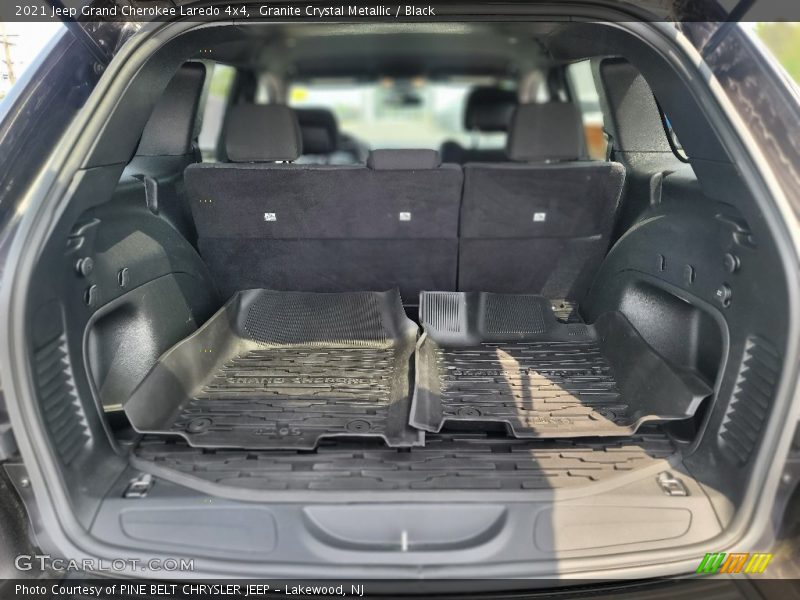  2021 Grand Cherokee Laredo 4x4 Trunk