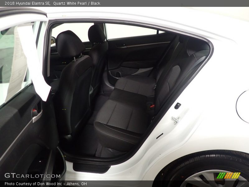 Quartz White Pearl / Black 2018 Hyundai Elantra SE