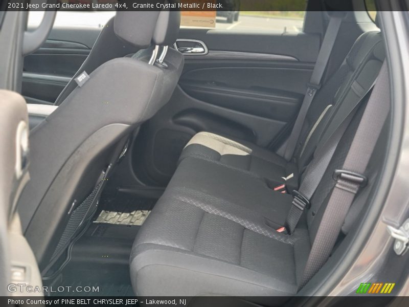 Granite Crystal Metallic / Black 2021 Jeep Grand Cherokee Laredo 4x4