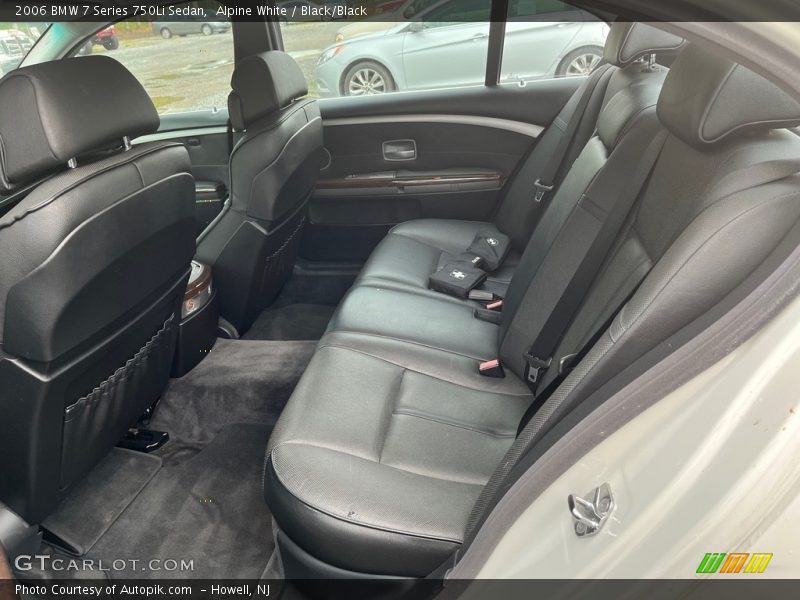 Alpine White / Black/Black 2006 BMW 7 Series 750Li Sedan