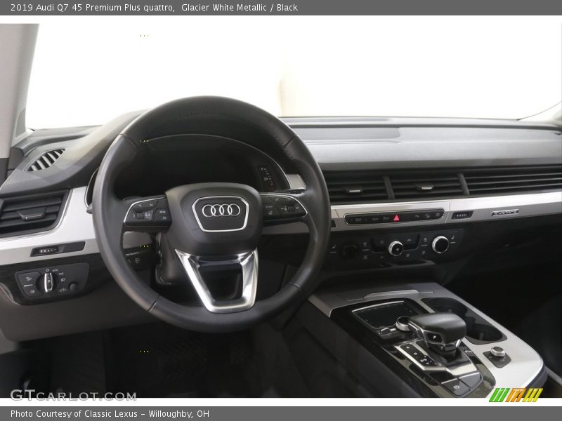 Glacier White Metallic / Black 2019 Audi Q7 45 Premium Plus quattro