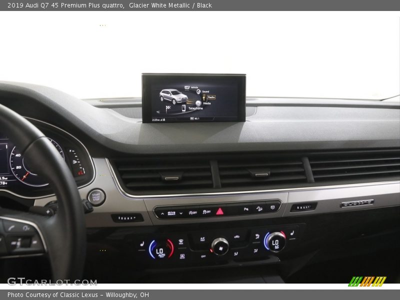 Glacier White Metallic / Black 2019 Audi Q7 45 Premium Plus quattro
