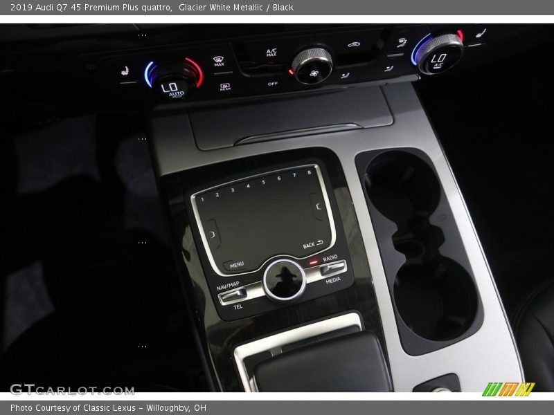 Glacier White Metallic / Black 2019 Audi Q7 45 Premium Plus quattro