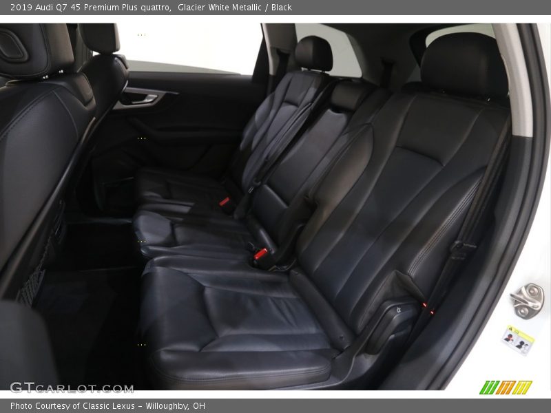 Glacier White Metallic / Black 2019 Audi Q7 45 Premium Plus quattro