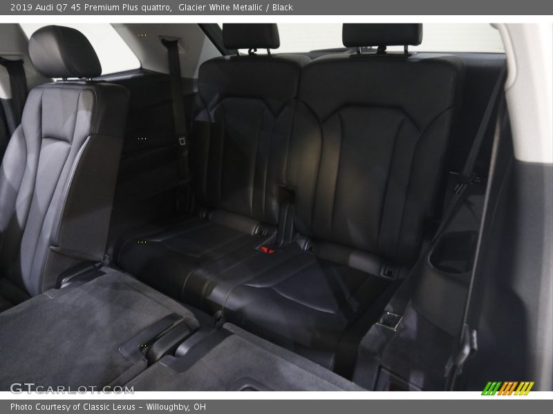 Glacier White Metallic / Black 2019 Audi Q7 45 Premium Plus quattro