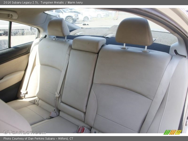 Tungsten Metallic / Warm Ivory 2016 Subaru Legacy 2.5i