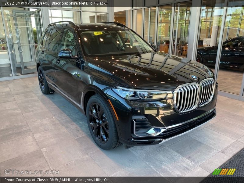 Black Sapphire Metallic / Black 2022 BMW X7 xDrive40i