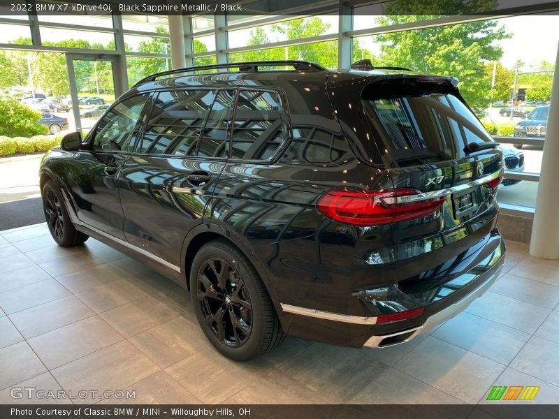 Black Sapphire Metallic / Black 2022 BMW X7 xDrive40i