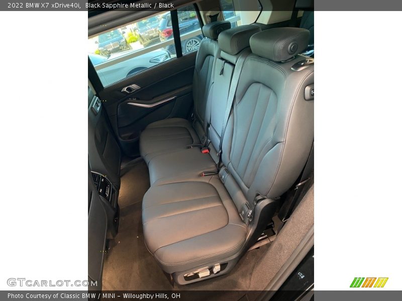 Black Sapphire Metallic / Black 2022 BMW X7 xDrive40i