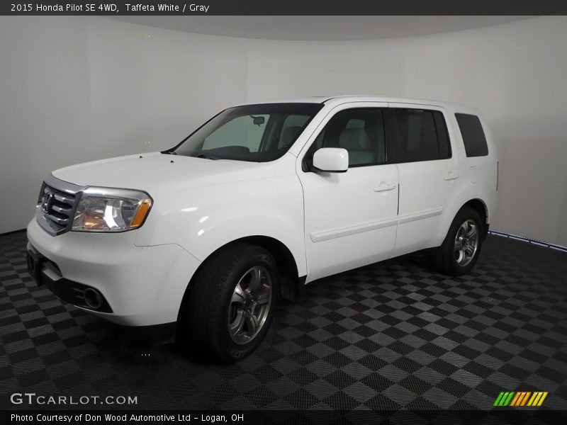 Front 3/4 View of 2015 Pilot SE 4WD