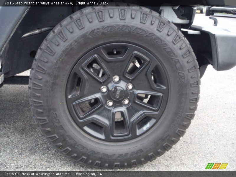 Bright White / Black 2016 Jeep Wrangler Willys Wheeler 4x4