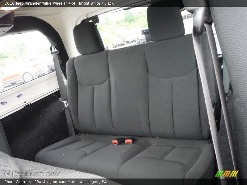 Bright White / Black 2016 Jeep Wrangler Willys Wheeler 4x4