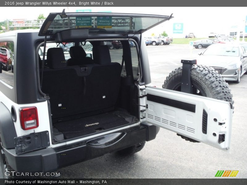Bright White / Black 2016 Jeep Wrangler Willys Wheeler 4x4