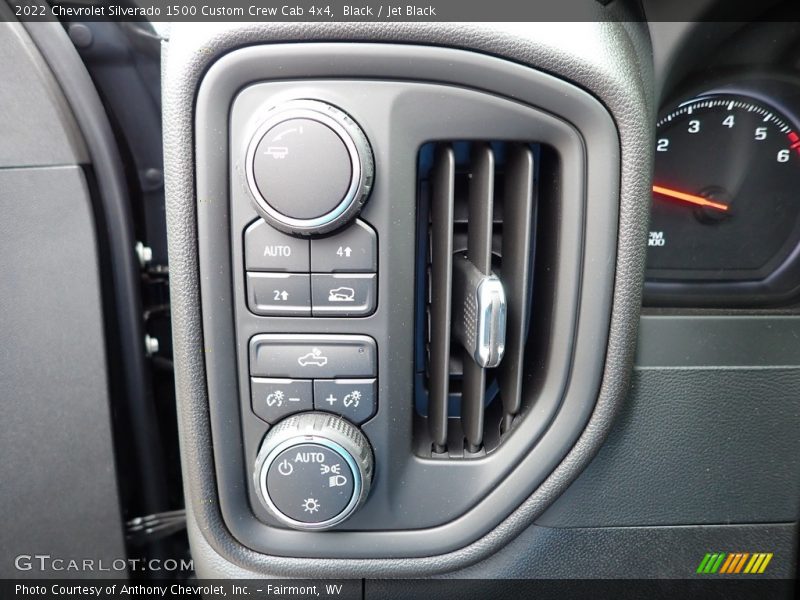 Controls of 2022 Silverado 1500 Custom Crew Cab 4x4