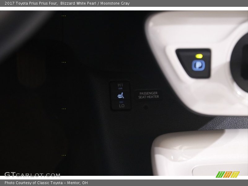 Blizzard White Pearl / Moonstone Gray 2017 Toyota Prius Prius Four