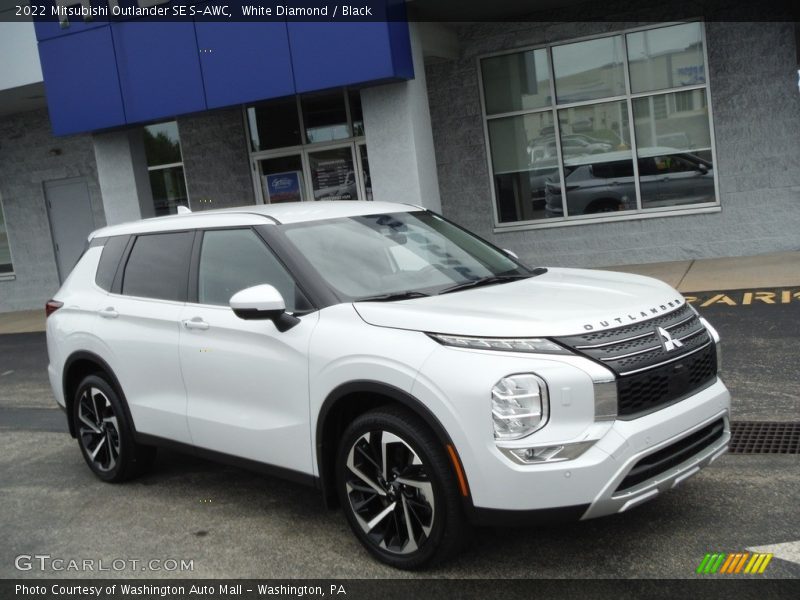 Front 3/4 View of 2022 Outlander SE S-AWC