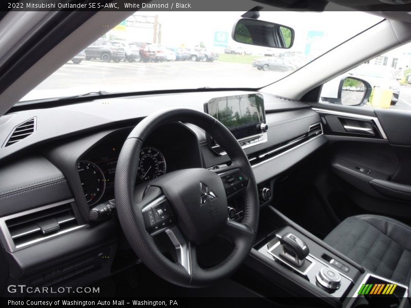 White Diamond / Black 2022 Mitsubishi Outlander SE S-AWC