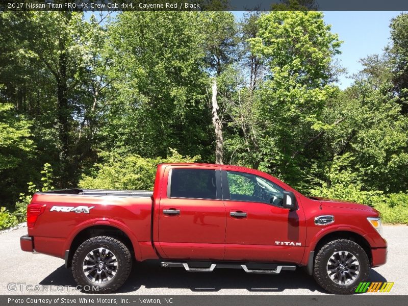  2017 Titan PRO-4X Crew Cab 4x4 Cayenne Red
