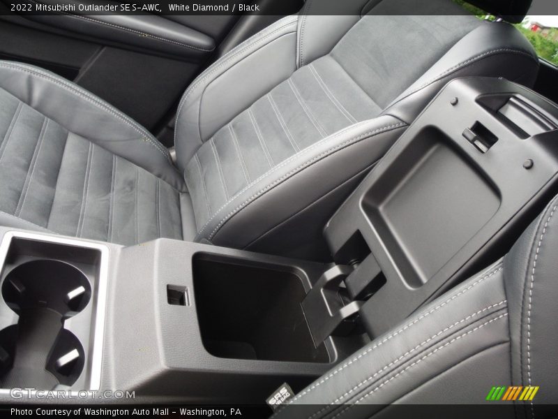 White Diamond / Black 2022 Mitsubishi Outlander SE S-AWC